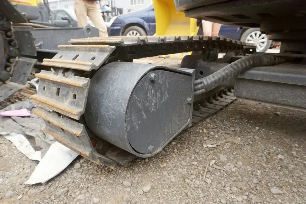 Durable crawler track assembly designed for extended service life and reduced maintenance costs on excavation machinery.